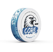 Core mint Nicotine Pouches  Swiss Made Snus Dose mit Adlerkopf und Core Schriftzug auf blauen Untergrund.